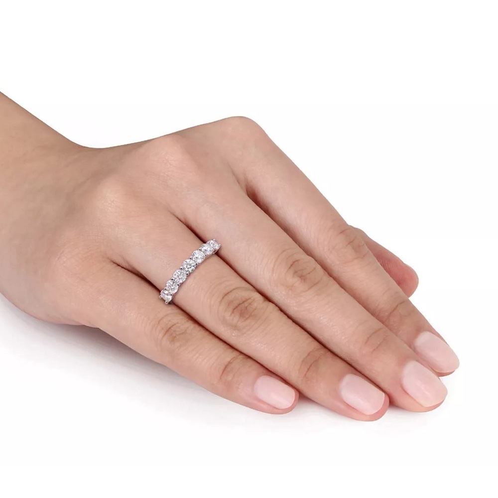 1.00 Carat (ctw) Moissanite Anniversary Band Ring in Sterling Silver Size 8
